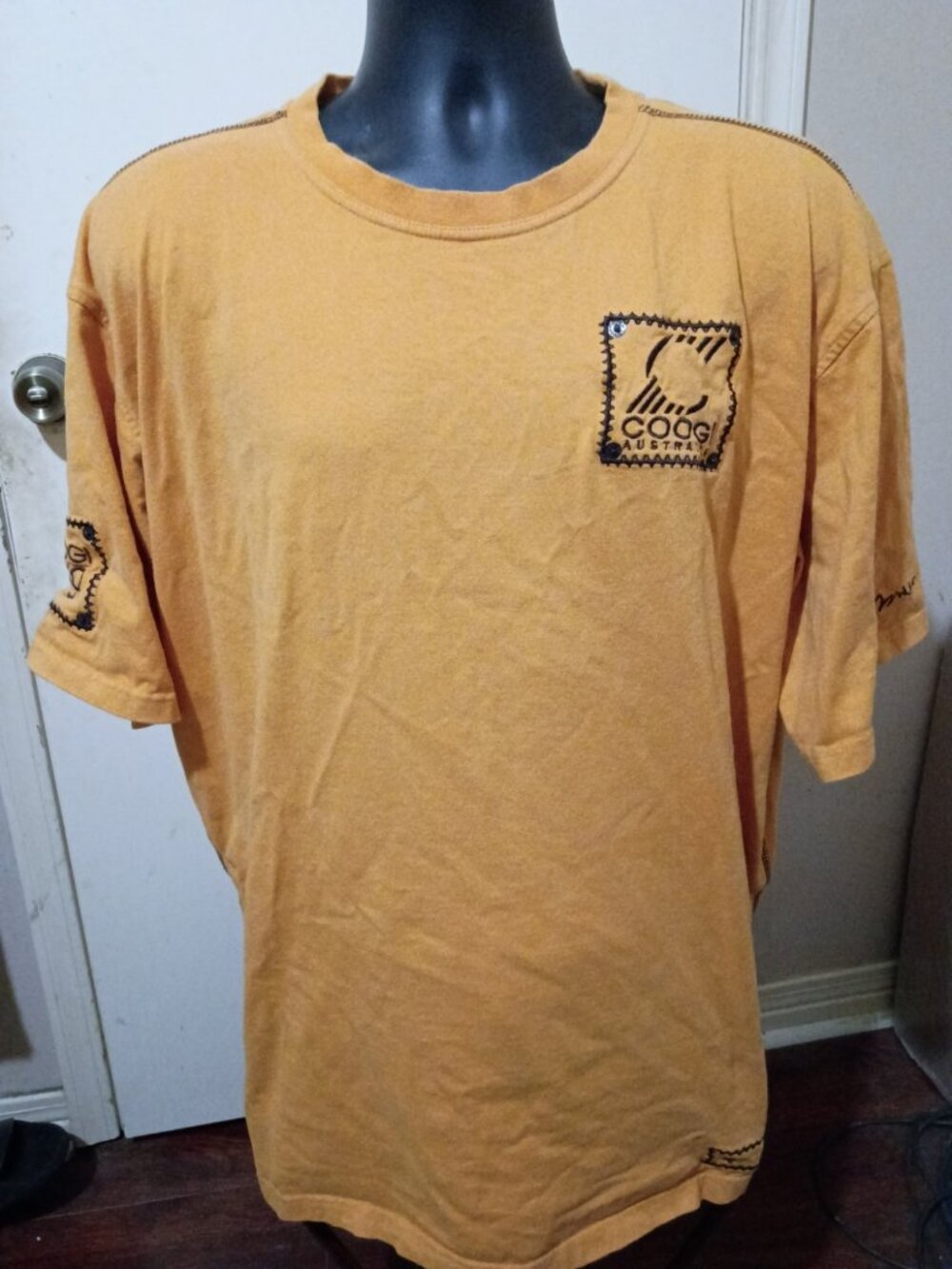 Vintage Y2K 2000 COOGI Australia Embroidered Short Sleeve T-shirt Size 2XL Brown
